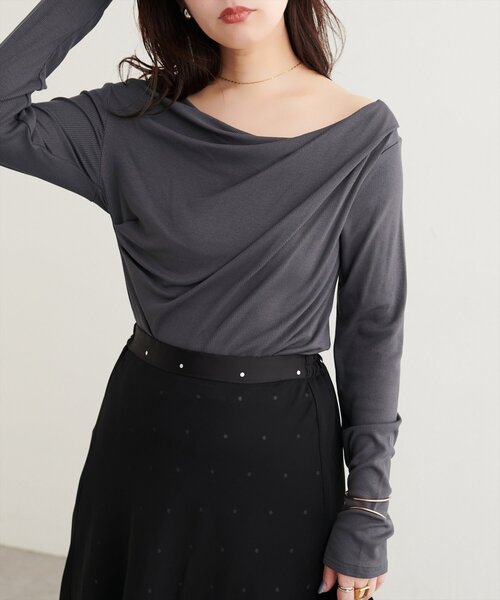 natural couture(ナチュラルクチュール)の「ドレープカットプルオーバー(Tシャツ/カットソー・レディース・チャコールグレー/ライトベージュ/ブラック/アイボリー/ブラウン・FREE)」の11枚目の写真
