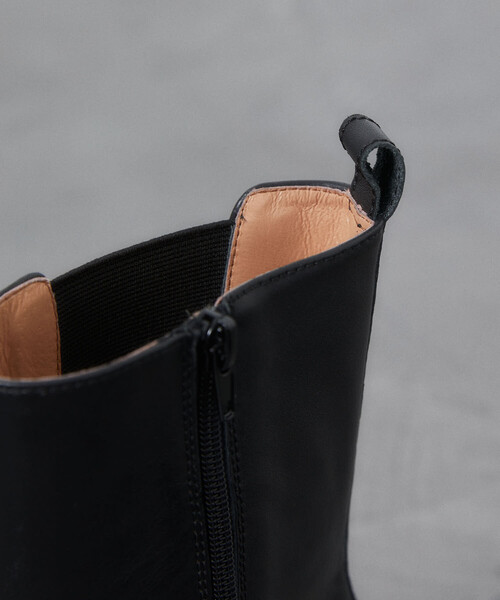 ATELIER BRUGGE(アトリエブルージュ)の「ATTELIER BRUGGE/アトリエブルージュ レザーサイドゴアタンクブーツ【限定展開】(ブーツ・レディース・ブラック・SMALL/MEDIUM/LARGE)」の12枚目の写真