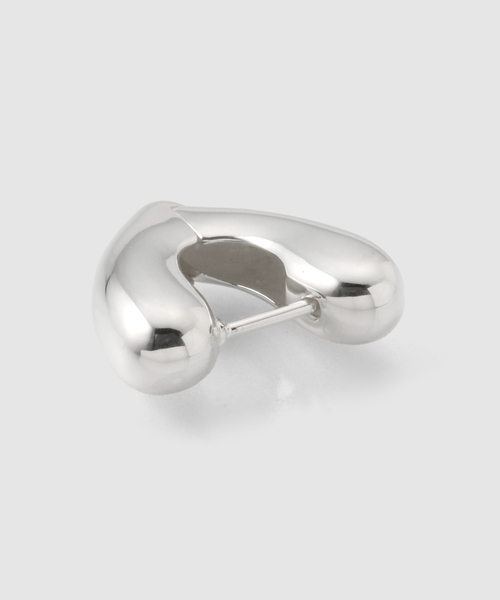 FRAMeWORK(フレームワーク)の「ANNIKA INEZ HART HOOPS SMALL EARRING(ピアス(両耳用)・レディース・シルバー・FREE)」の2枚目の写真