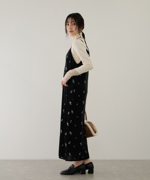 VIS(ビス)の「前後2WAYカラー刺繍ベロアキャミワンピース(ワンピース・レディース・ブラック系その他/ブラウン系その他2・FREE)」の18枚目の写真