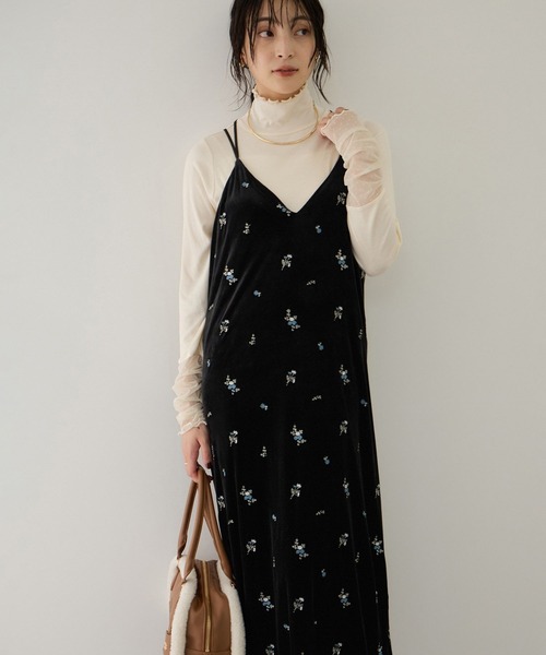 VIS(ビス)の「前後2WAYカラー刺繍ベロアキャミワンピース(ワンピース・レディース・ブラック系その他/ブラウン系その他2・FREE)」の19枚目の写真