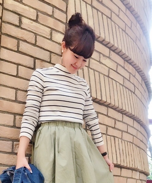 HusHusH(ハッシュアッシュ)の「スパンテレコモックネックニット(Tシャツ/カットソー・レディース・ホワイト/グレー/ブルー・03/02)」の2枚目の写真