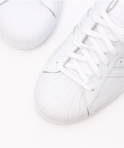 adidasï¼ã¢ãã£ãã¹ï¼ã®ãADIDAS ã¢ãã£ãã¹ SUPERSTAR 80S ã¹ã¼ãã¼ã¹ã¿ã¼80S S79443 WTH/WTH/BLKï¼ã¹ãã¼ã«ã¼ï¼ã - WEAR