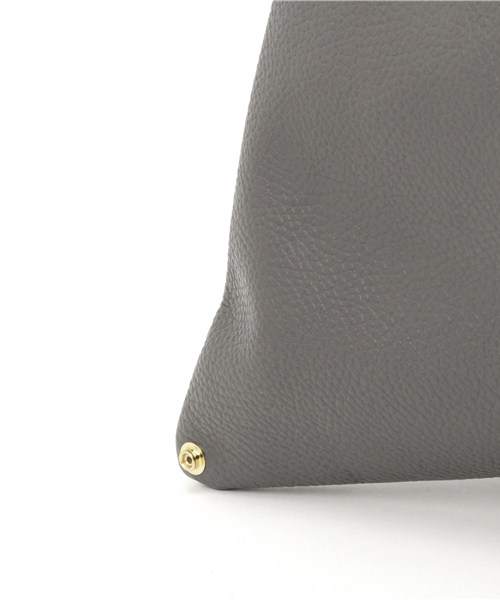 arron arron ショルダーバッグ レザー グレーブラウン バッグ アローン arron レザーハンドルチェック柄ショルダーバッグ （ブラック