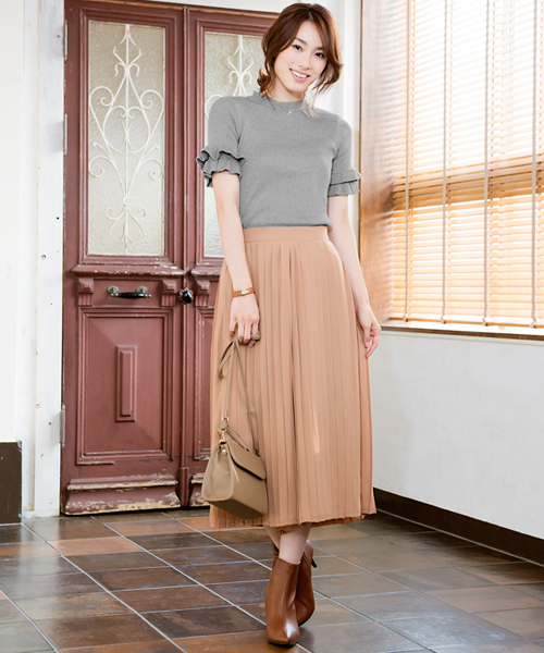 Pierrot(ピエロ)の「フリル袖 リブニット(ニット/セーター・レディース・ベージュ/ネイビー/オフホワイト/杢グレー/ブラック/ボルドー/グリーン/ライトピンク/イエロー・L/M)」の16枚目の写真