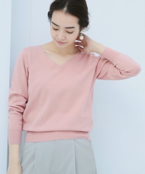 A part by（アパートバイ）の「【WEB限定カラー】12GAcCo VネックPO 744573 （ニット/セーター・レディース・グレー/ブルー/コーラルピンク/レッド/ベージュ/オレンジ/ブラック/クリアグリーン/ホワイト/ピンク・LARGE/MEDIUM）」の8枚目の写真