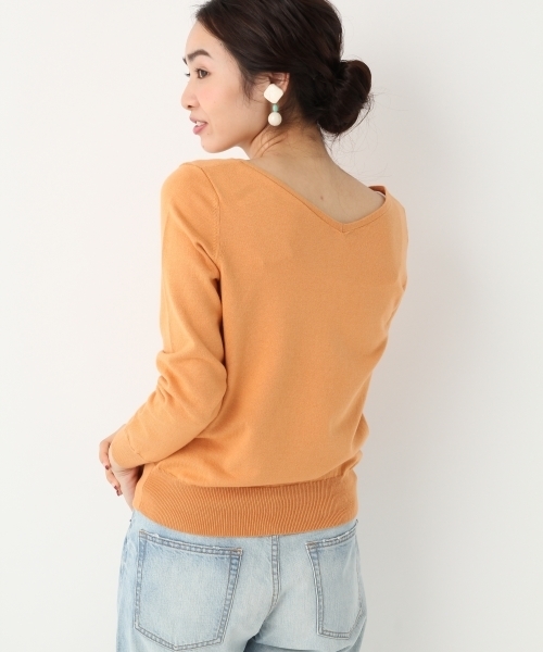 A part by（アパートバイ）の「【WEB限定カラー】12GAcCo VネックPO 744573 （ニット/セーター・レディース・グレー/ブルー/コーラルピンク/レッド/ベージュ/オレンジ/ブラック/クリアグリーン/ホワイト/ピンク・LARGE/MEDIUM）」の16枚目の写真