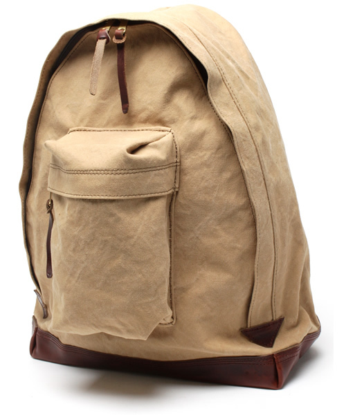 BEAMS PLUS(ビームスプラス)の「ARTS & CRAFTS / デイバッグ(バックパック/リュック・メンズ・カーキ/オリーブ・ONE SIZE)」の1枚目の写真