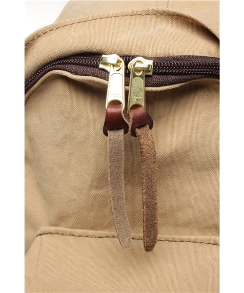BEAMS PLUS(ビームスプラス)の「ARTS & CRAFTS / デイバッグ(バックパック/リュック・メンズ・カーキ/オリーブ・ONE SIZE)」の5枚目の写真