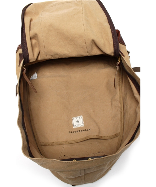 BEAMS PLUS(ビームスプラス)の「ARTS & CRAFTS / デイバッグ(バックパック/リュック・メンズ・カーキ/オリーブ・ONE SIZE)」の8枚目の写真