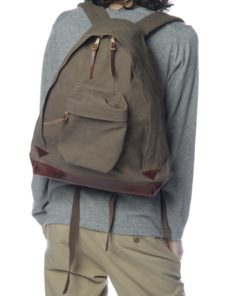 BEAMS PLUS(ビームスプラス)の「ARTS & CRAFTS / デイバッグ(バックパック/リュック・メンズ・カーキ/オリーブ・ONE SIZE)」の10枚目の写真