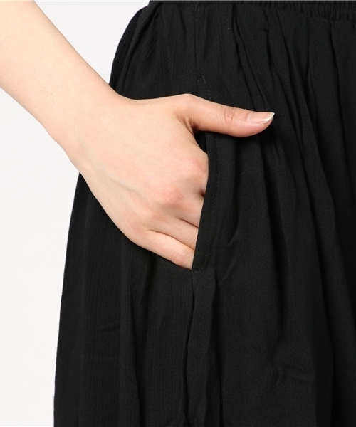DOUBLE NAME（ダブルネーム）の「楊柳エアリーロングスカート（スカート・レディース・ブラック/レッド/オフホワイト・FREE）」の9枚目の写真