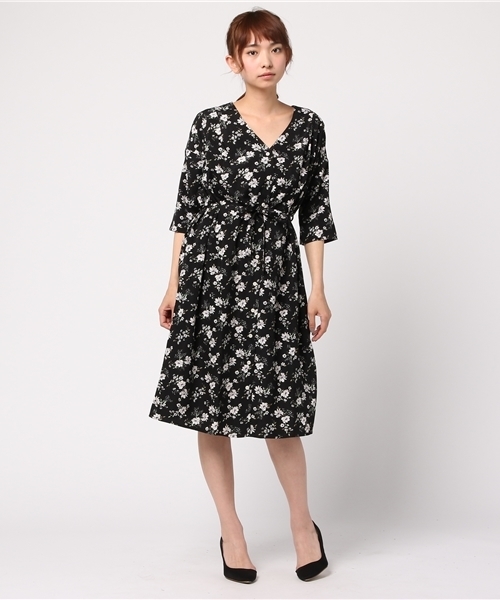 Sevendays Sunday セブンデイズサンデイ の フラワー総柄プリント Vネックシャツディガン ワンピース Wear