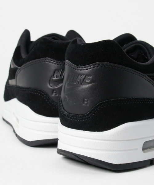 NIKE（ナイキ）の「NIKE: AIR MAX 1 プレミアム（スニーカー・メンズ・ブラック・6/7/8/9）」の4枚目の写真