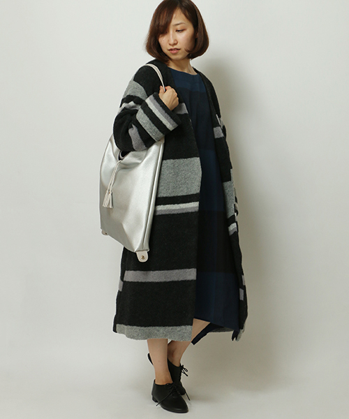 LBC（エルビーシー）の「配色スライバーコート                  （その他アウター・レディース・チャコールグレー/ライトグレー・MEDIUM）」の2枚目の写真