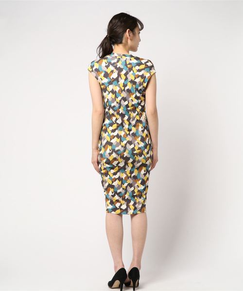 three dots（スリードッツ）の「コラージュプリント ドレス（ワンピース・レディース・イエロー系その他・SMALL/X-SMALL/MEDIUM）」の2枚目の写真