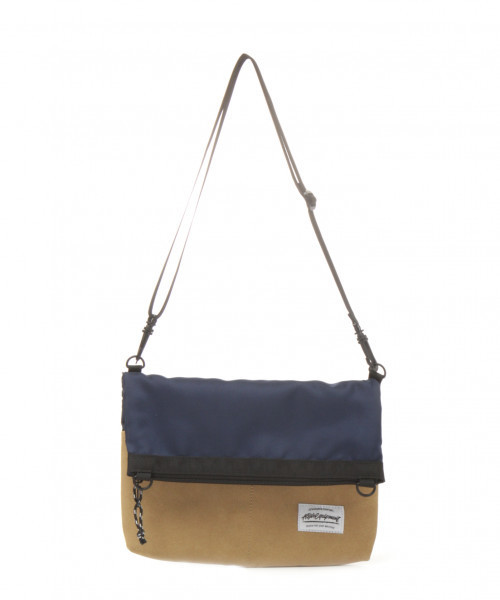 GLOBAL WORK(グローバルワーク)の「2WAYショルダーサコッシュ/802923(ショルダーバッグ・メンズ・ブラック/オフホワイト/カーキ/レッド/ネイビー・FREE)」の4枚目の写真