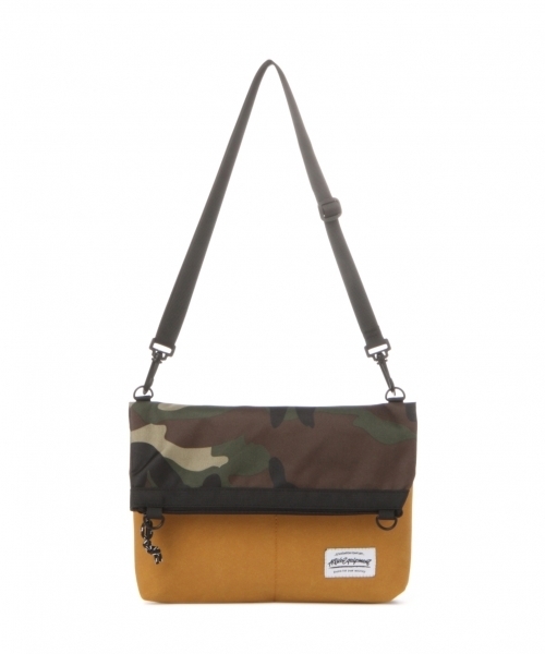 GLOBAL WORK(グローバルワーク)の「2WAYショルダーサコッシュ/802923(ショルダーバッグ・メンズ・ブラック/オフホワイト/カーキ/レッド/ネイビー・FREE)」の1枚目の写真