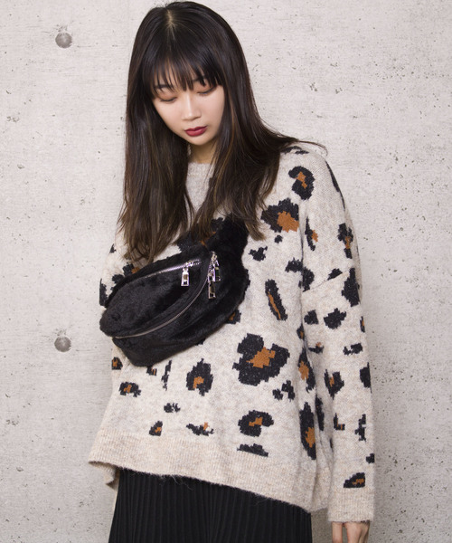 LUGG NAGG(ラグナグ)の「【Jewelobe/ ジュエローブ】フェイクファー ボディバッグ(ボディバッグ/ウエストポーチ・レディース・ブラック/ベージュ・FREE)」の1枚目の写真