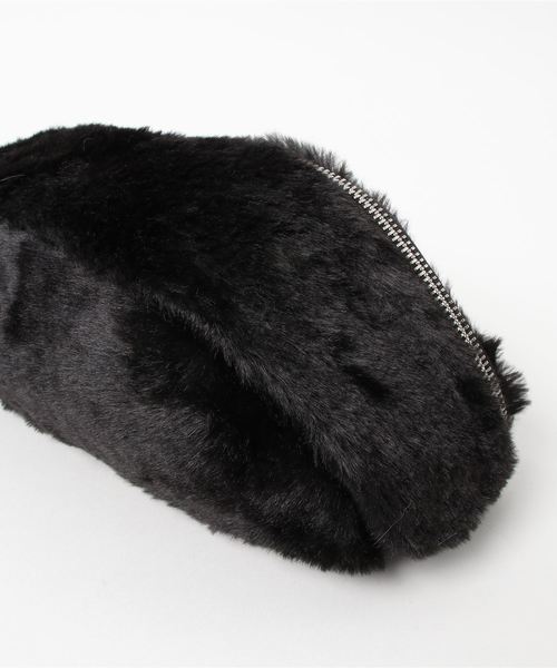 LUGG NAGG(ラグナグ)の「【Jewelobe/ ジュエローブ】フェイクファー ボディバッグ(ボディバッグ/ウエストポーチ・レディース・ブラック/ベージュ・FREE)」の12枚目の写真