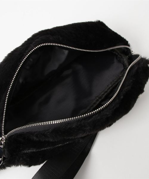 LUGG NAGG(ラグナグ)の「【Jewelobe/ ジュエローブ】フェイクファー ボディバッグ(ボディバッグ/ウエストポーチ・レディース・ブラック/ベージュ・FREE)」の9枚目の写真
