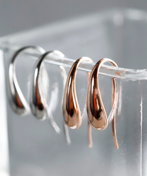 ANEMONE（アネモネ）の「メタルドロップのフックピアス（ピアス（両耳用）・レディース・シルバー/ゴールド/ピンクゴールド・FREE）」の3枚目の写真