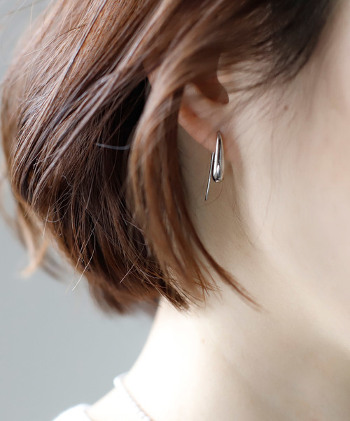 ANEMONE（アネモネ）の「メタルドロップのフックピアス（ピアス（両耳用）・レディース・シルバー/ゴールド/ピンクゴールド・FREE）」の2枚目の写真