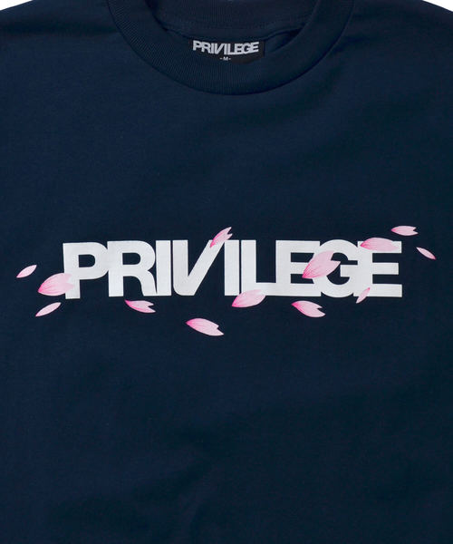 PRIVILEGE（プリビレッジ）の「プリビレッジ [PRIVILEGE] - サクラ コア ロゴ 半袖 Tシャツ [SAKURA CORE LOGO TEE]（Tシャツ/カットソー・メンズ・ホワイト/ブラック/ネイビー・MEDIUM/LARGE/X-LARGE）」の7枚目の写真