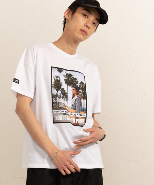 WEGO（ウィゴー）の「WEGO/ガールズフォトエンボスTシャツ（Tシャツ/カットソー・メンズ・ホワイト系その他/ホワイト/ライトパープル/ブラック/ライトピンク/その他1・LARGE/MEDIUM）」の2枚目の写真