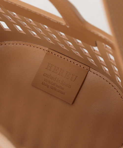 EFFE BEAMS(エッフェビームス)の「HEREU / COLMADO XS レザートートバッグ(トートバッグ・レディース・ブラウン系その他4・ONE SIZE)」の8枚目の写真