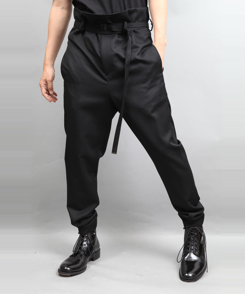 ato（アトウ）の「PAPER BAG TAPERD PANTS（その他パンツ・メンズ・ブラック/グリーン・46/48）」の3枚目の写真