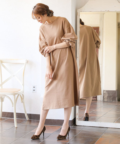 Newlyme(ニューリーミー)の「ピンヒールポインテッドトゥーパンプス(パンプス・レディース・ブラック/グレー/モカ/ブラウン/レッド/パイソン/レオパード/ブラック系その他2/ブラック系その他/グレイッシュベージュ・22cm/22.5㎝/23㎝/23.5㎝/24㎝/24.5㎝/25㎝/25.5cm)」の18枚目の写真