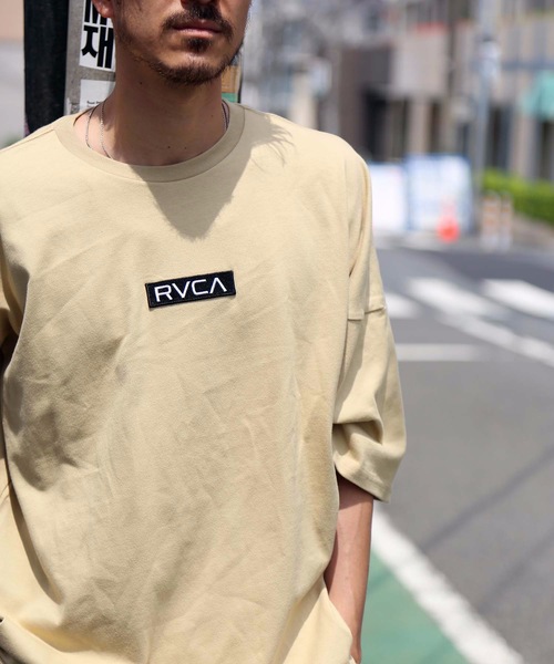 RVCA（ルーカ）の「RVCA メンズ  OVER SIZED BOX RVCA Ｔシャツ/ルーカ ロゴ ビッグシルエット ドロップショルダー オーバーサイズ（Tシャツ/カットソー・メンズ・ブラウン/ヘザーグレー/ホワイト/ブラック/ブルー・LARGE/MEDIUM/SMALL）」の11枚目の写真