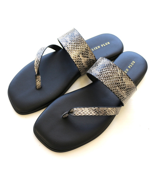 AmiAmi（アミアミ）の「フラットトングサンダル（サンダル・レディース・パイソン/ブラウン/ブラック・L/M/S/LL）」の7枚目の写真