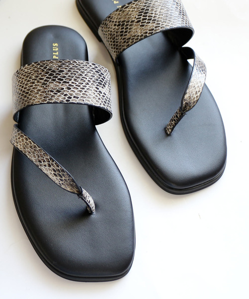 AmiAmi（アミアミ）の「フラットトングサンダル（サンダル・レディース・パイソン/ブラウン/ブラック・L/M/S/LL）」の10枚目の写真