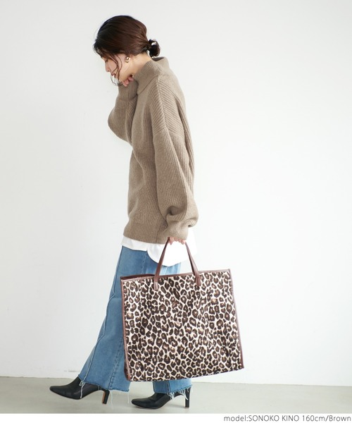 coca(coca)(コカ)の「リブ編みハイネックニットトップス(ニット/セーター・レディース・ブラウン/アイボリー・ONE SIZE)」の11枚目の写真
