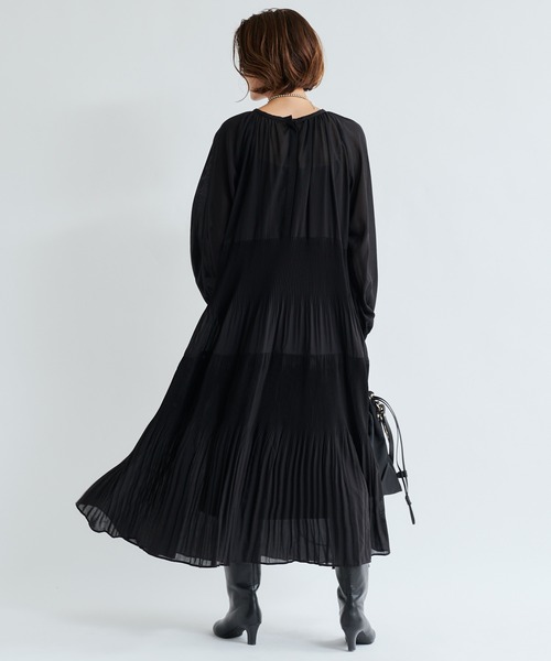 DouDou(ドゥドゥ)の「プリーツティアードワンピース(ワンピース・レディース・ブラック/ラベンダー・FREE)」の11枚目の写真