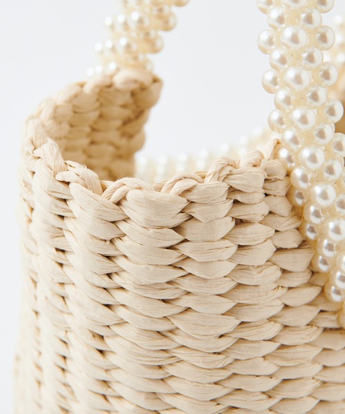 one after another NICE CLAUP(ワンアフターアナザーナイスクラップ)の「パール雑材かごバッグ(かごバッグ・レディース・ナチュラル・ONE SIZE)」の5枚目の写真