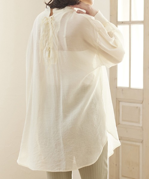 MATCH&more（マッチアンドモア）の「シアーレースアップシャツ（シャツ/ブラウス・レディース・オフホワイト/ブラウン・FREE）」の14枚目の写真