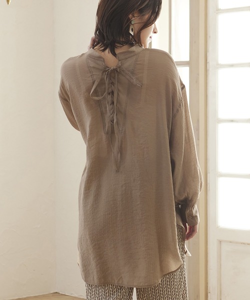 MATCH&more（マッチアンドモア）の「シアーレースアップシャツ（シャツ/ブラウス・レディース・オフホワイト/ブラウン・FREE）」の16枚目の写真