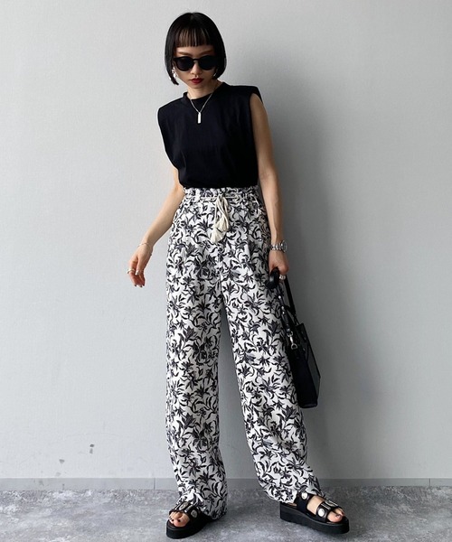 PAGEBOY（ページボーイ）の「リーフフラワーイージーパンツ（その他パンツ・レディース・ホワイト系その他2/ホワイト系その他/ブラック・FREE）」の7枚目の写真