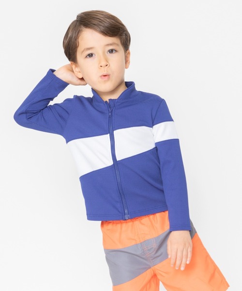 BRANSHES（ブランシェス）の「【水着】無地ラッシュガード（ラッシュガード・キッズ・ネイビー/ブラック・110cm/100cm/120cm/130cm）」の12枚目の写真