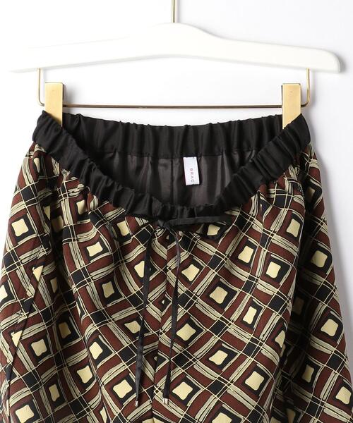 BRACTMENT（ブラクトメント）の「『BRACTMENT(ブラクトメント)』 ジオメトリック プリントパンツ / イージーパンツ（その他パンツ・レディース・ダークブラウン/レッド・FREE）」の4枚目の写真