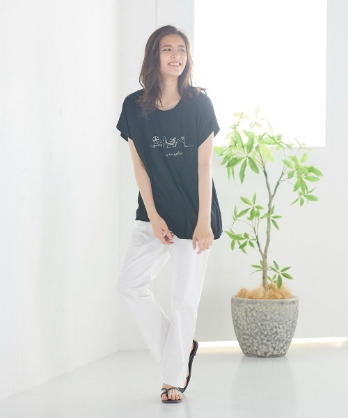 LIPSTAR(リップスター)の「フレンチスリーブTシャツ(Tシャツ/カットソー・レディース・オフホワイト/ブラック/ベージュ・M)」の10枚目の写真