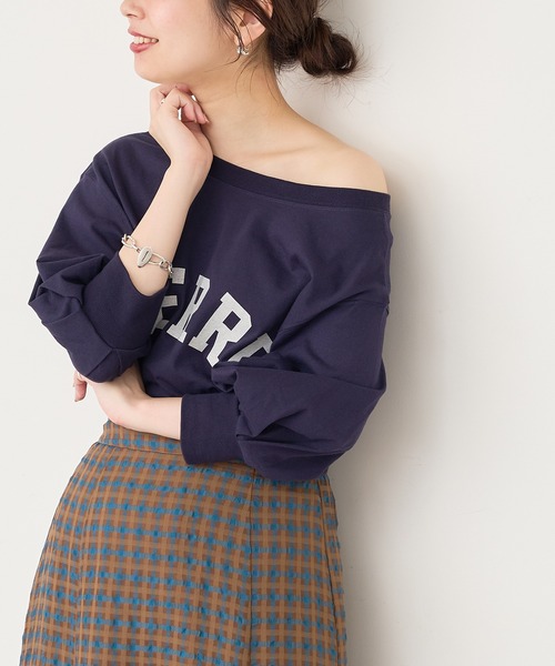 natural couture(ナチュラルクチュール)の「【WEB限定】カレッジロゴボリュームスリーブT(Tシャツ/カットソー・レディース・オフホワイト/グレー/ネイビー/ピンク・FREE)」の4枚目の写真