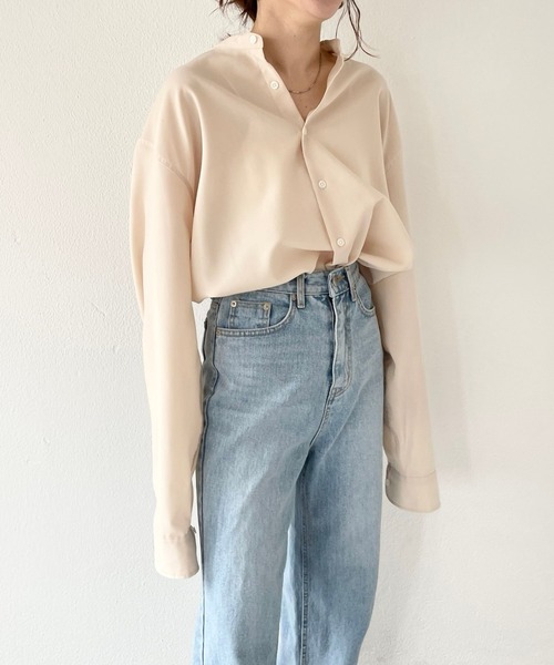 natto（ナット）の「【ユニセックスアイテム】smooth band collar shirt / 肌触り滑らかなバンドカラーのクルーネックシャツ（シャツ/ブラウス・レディース・ブラック/ベージュ/ライム・FREE）」の2枚目の写真