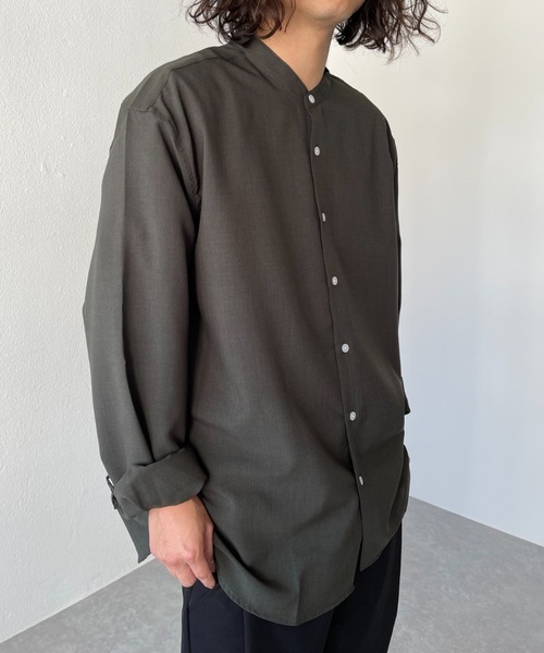 natto（ナット）の「【ユニセックスアイテム】smooth band collar shirt / 肌触り滑らかなバンドカラーのクルーネックシャツ（シャツ/ブラウス・レディース・ブラック/ベージュ/ライム・FREE）」の3枚目の写真
