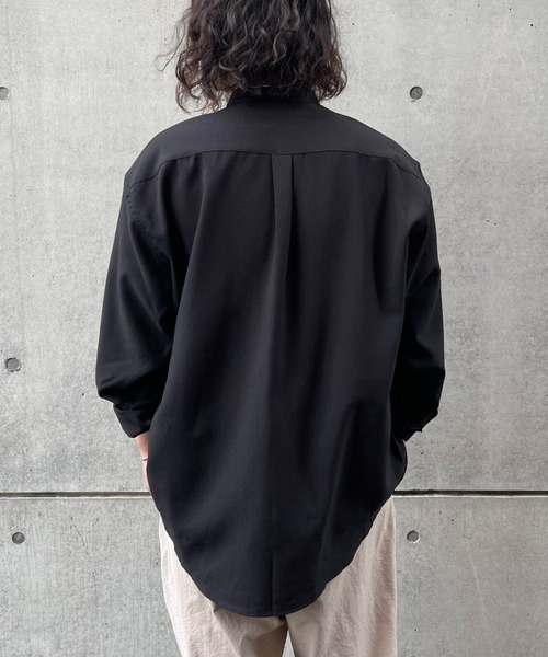 natto（ナット）の「【ユニセックスアイテム】smooth band collar shirt / 肌触り滑らかなバンドカラーのクルーネックシャツ（シャツ/ブラウス・レディース・ブラック/ベージュ/ライム・FREE）」の7枚目の写真