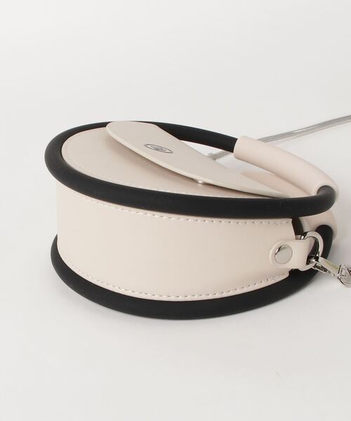 NaNa-NaNa（ナナナナ）の「【nana-nana】HOOP RECYCLED LEATHER mini（ショルダーバッグ・メンズ・ブラック/アイボリー・FREE）」の5枚目の写真