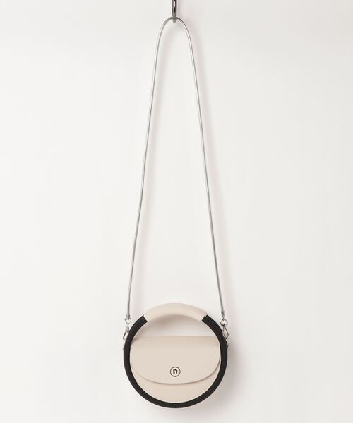 NaNa-NaNa（ナナナナ）の「【nana-nana】HOOP RECYCLED LEATHER mini（ショルダーバッグ・メンズ・ブラック/アイボリー・FREE）」の8枚目の写真